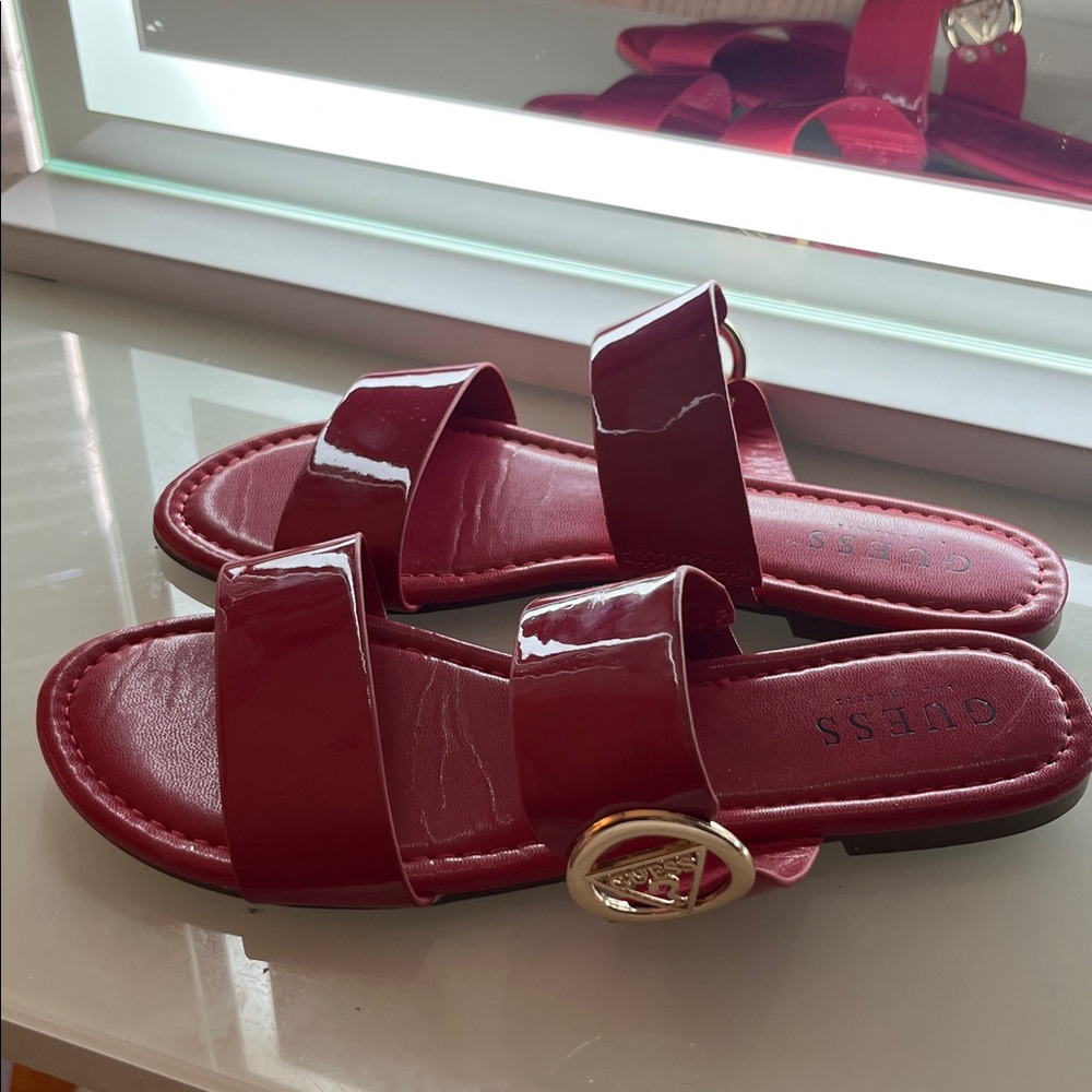 🎀 🎀 3 for 30$🎀 Guess Glossy Pink Fuchsia Slide Sandals